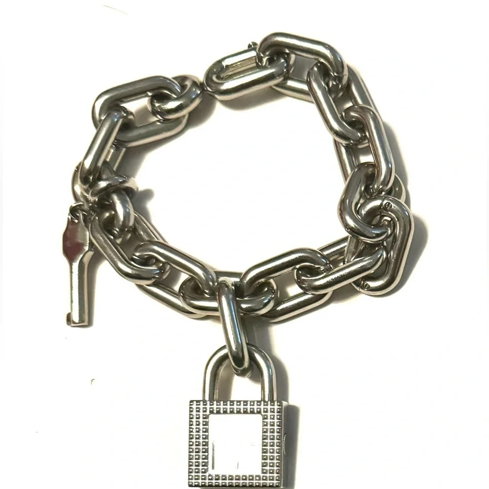 Burberry limited edition 90’s bracelet/charm watch